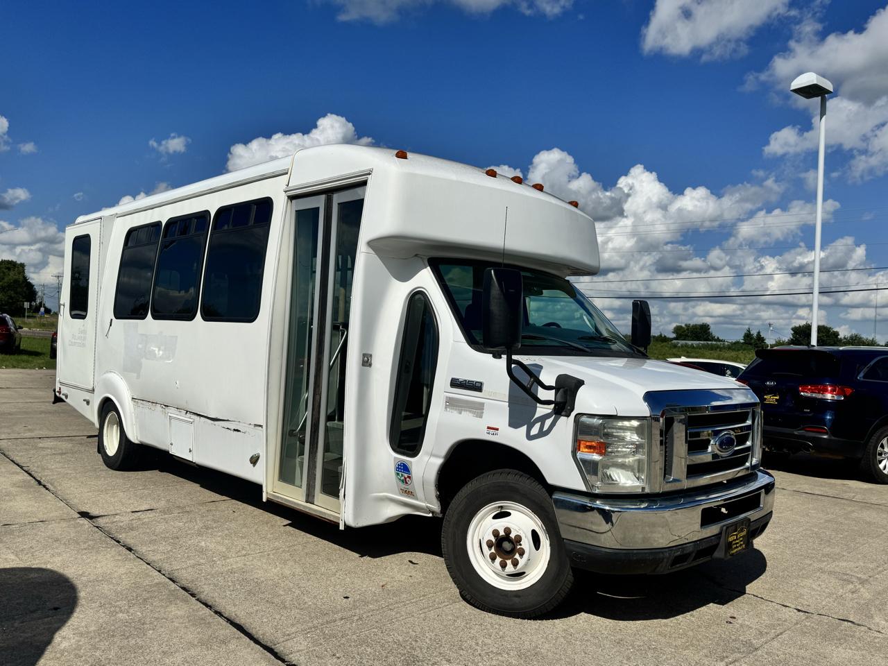 Ford Econoline E-450 2009