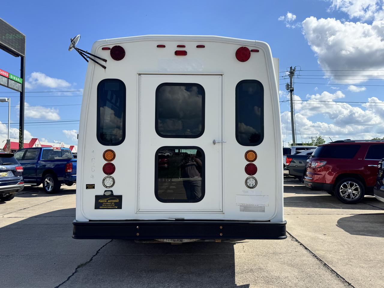 Ford Econoline E-450 2009