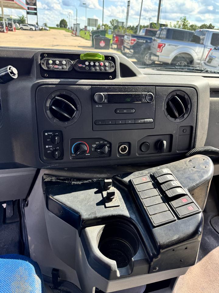 Ford Econoline E-450 2009