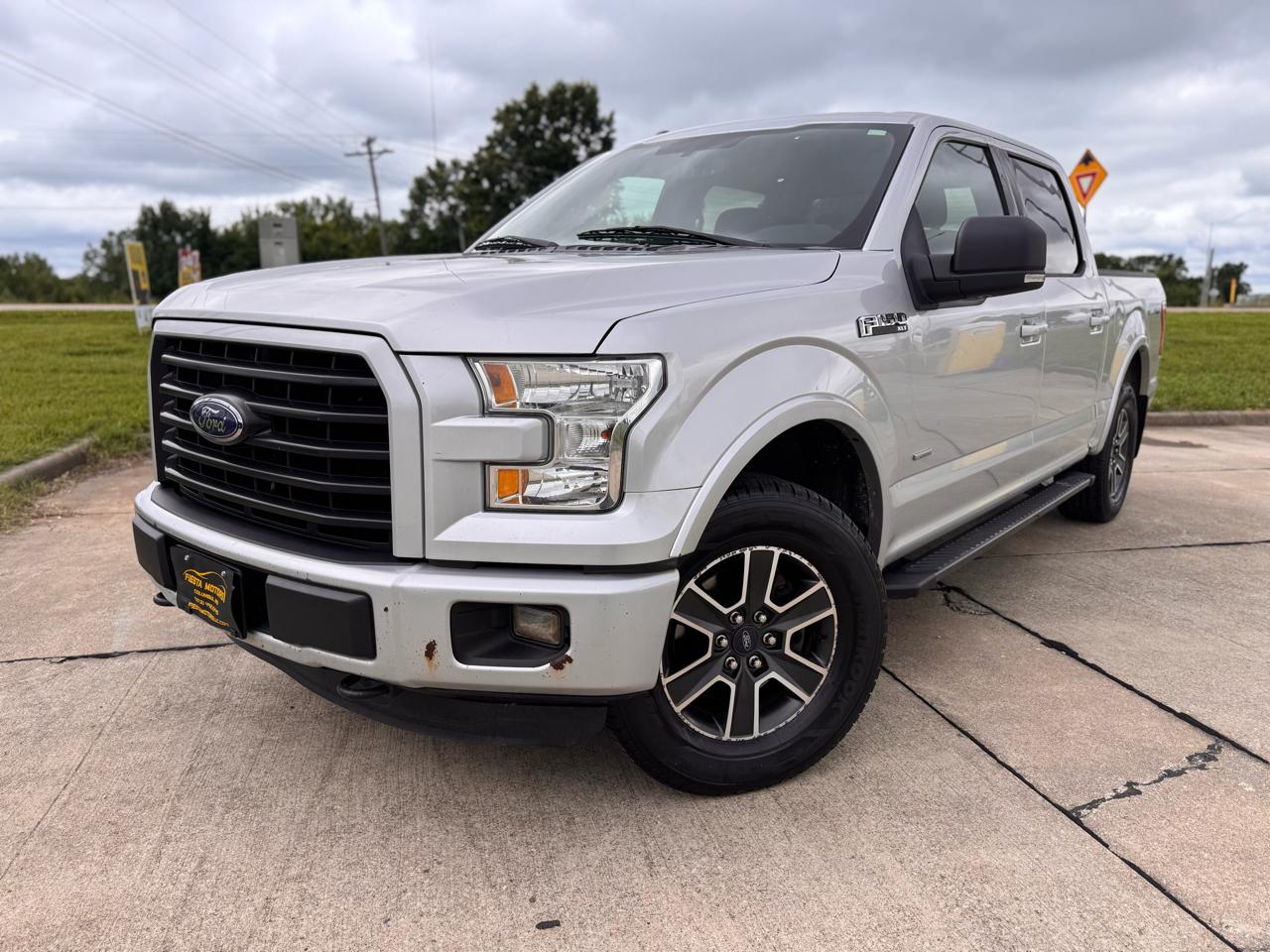 Ford F-150 XL SuperCrew 5.5-ft. Bed 4WD 2015