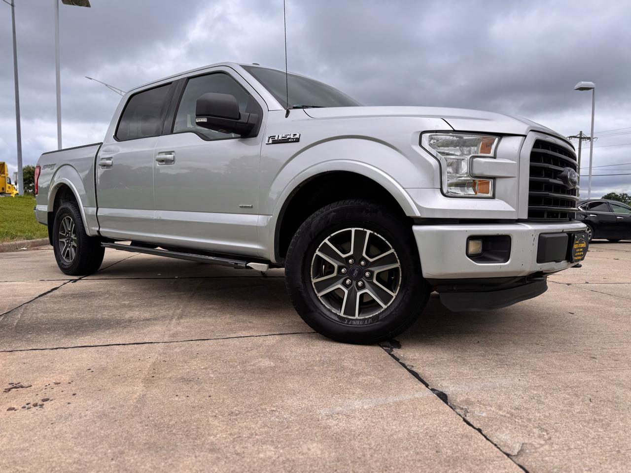 Ford F-150 XL SuperCrew 5.5-ft. Bed 4WD 2015