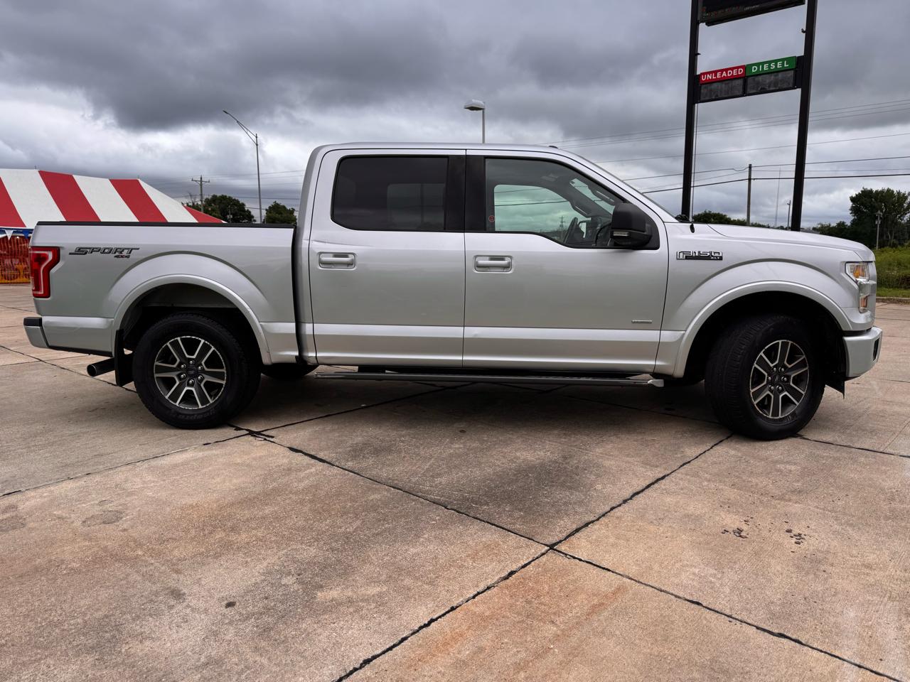 Ford F-150 XL SuperCrew 5.5-ft. Bed 4WD 2015