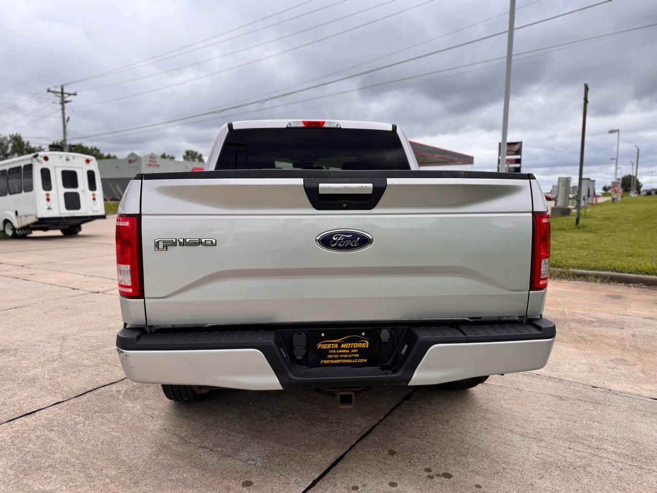Ford F-150 XL SuperCrew 5.5-ft. Bed 4WD 2015