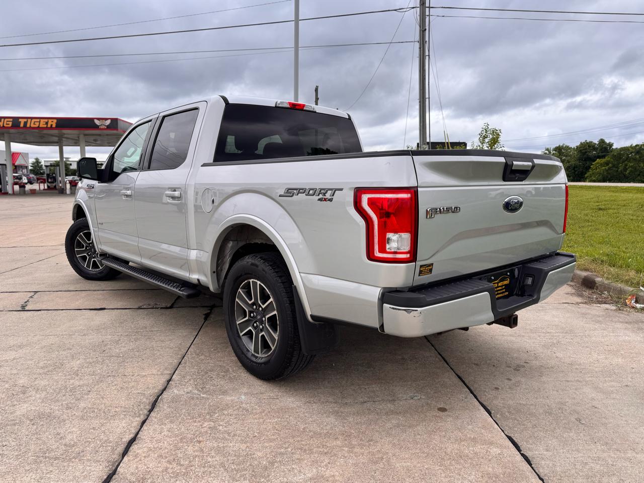 Ford F-150 XL SuperCrew 5.5-ft. Bed 4WD 2015