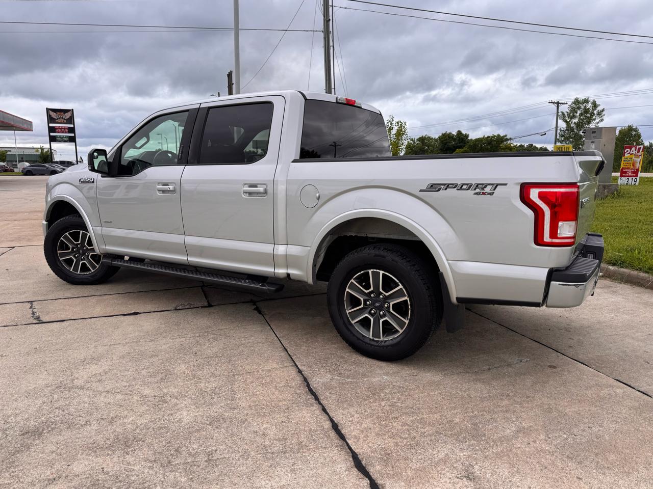 Ford F-150 XL SuperCrew 5.5-ft. Bed 4WD 2015