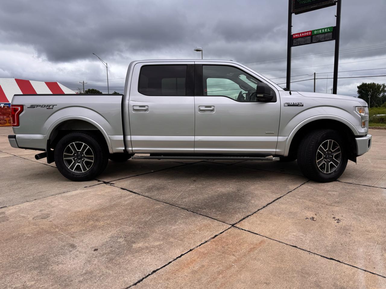 Ford F-150 XL SuperCrew 5.5-ft. Bed 4WD 2015