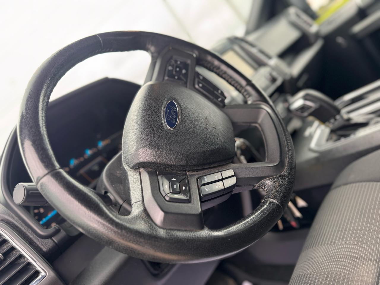 Ford F-150 XL SuperCrew 5.5-ft. Bed 4WD 2015