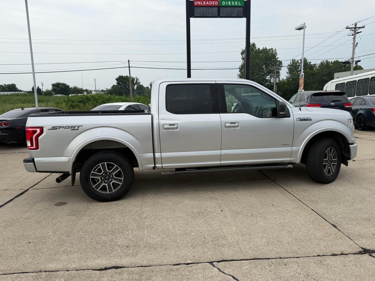 Ford F-150 XL SuperCrew 5.5-ft. Bed 4WD 2015