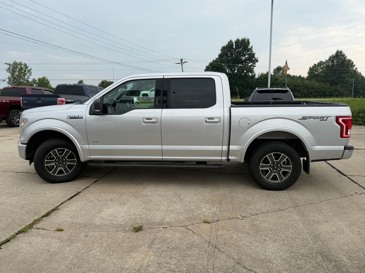 Ford F-150 XL SuperCrew 5.5-ft. Bed 4WD 2015
