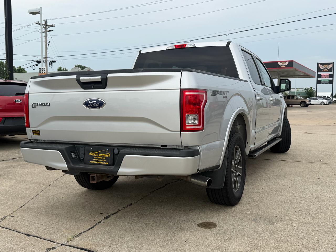 Ford F-150 XL SuperCrew 5.5-ft. Bed 4WD 2015