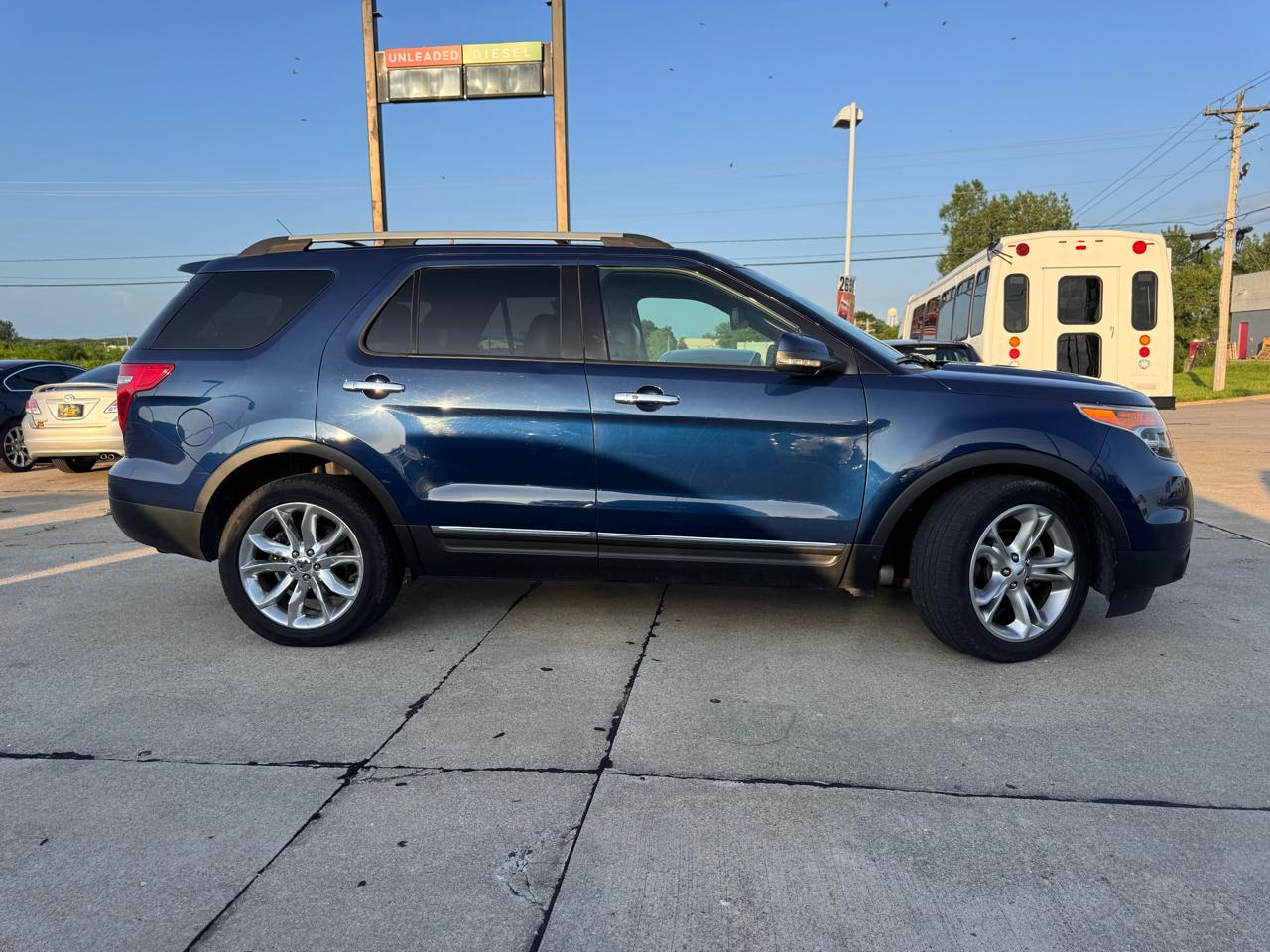 Ford Explorer Limited 4WD 2012