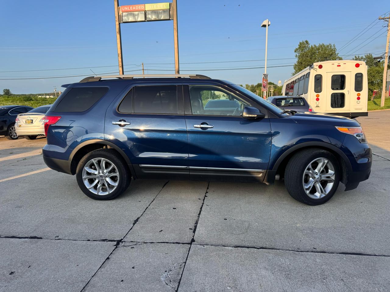 Ford Explorer Limited 4WD 2012