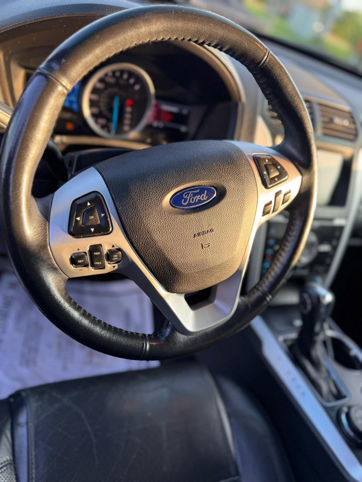 Ford Explorer Limited 4WD 2012