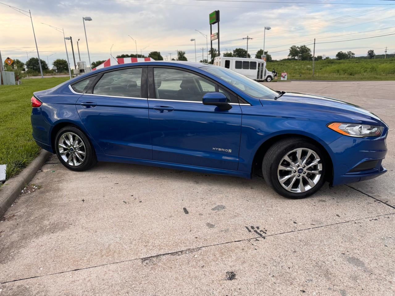 Ford Fusion Hybrid SE 2017