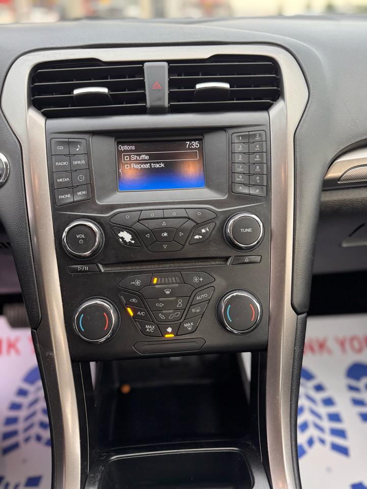 Ford Fusion Hybrid SE 2017