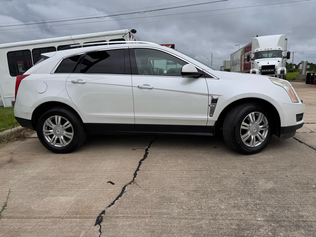 Cadillac SRX Luxury Collection 2011
