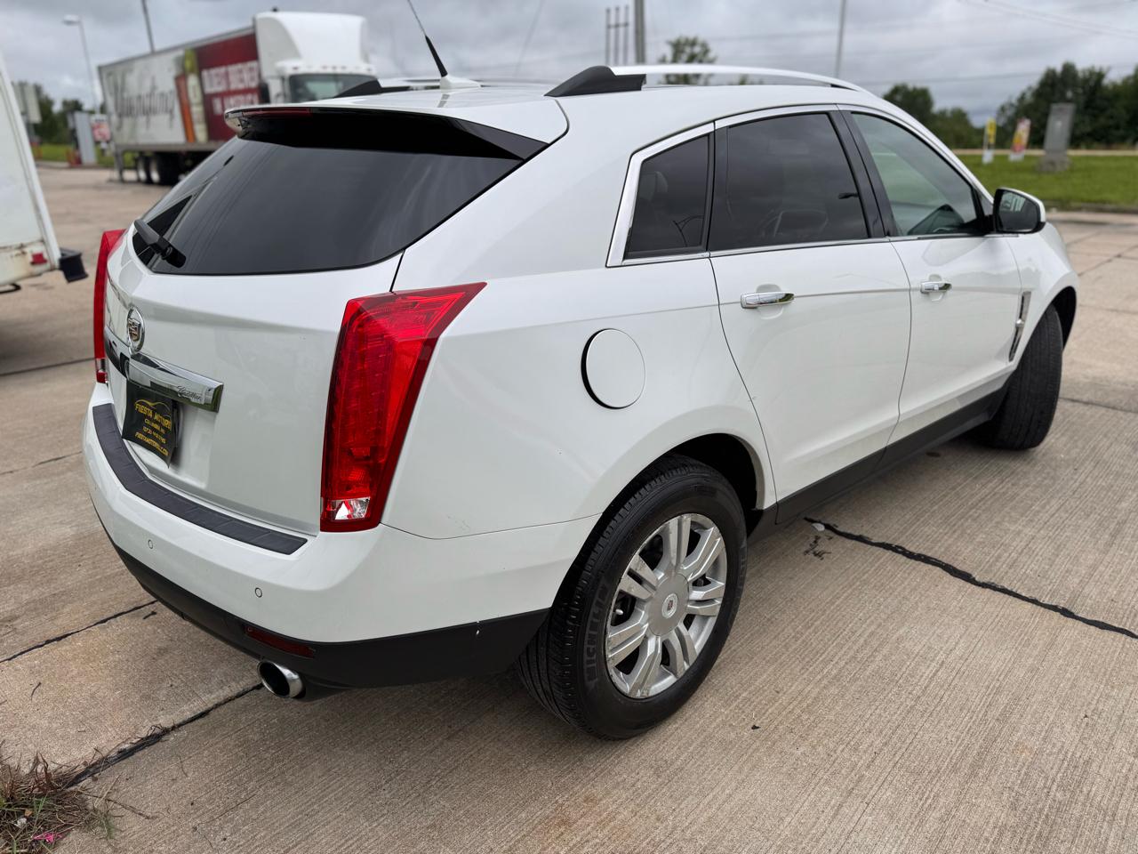 Cadillac SRX Luxury Collection 2011