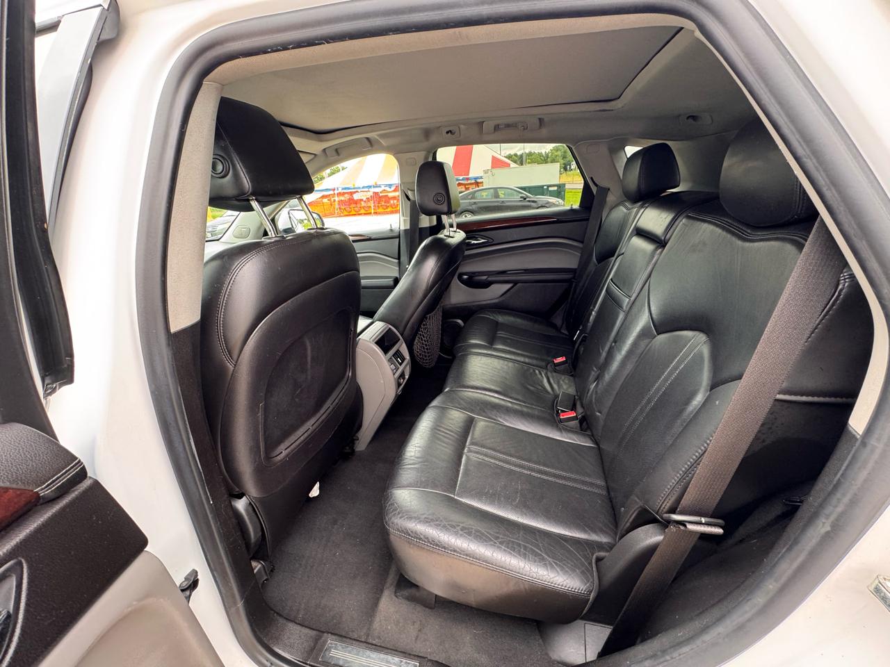 Cadillac SRX Luxury Collection 2011