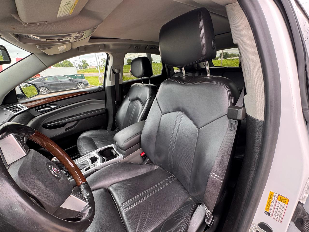 Cadillac SRX Luxury Collection 2011
