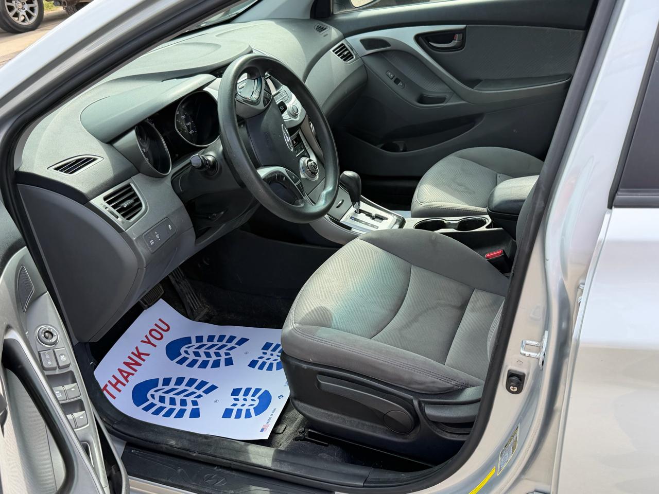 Hyundai Elantra Limited 2012