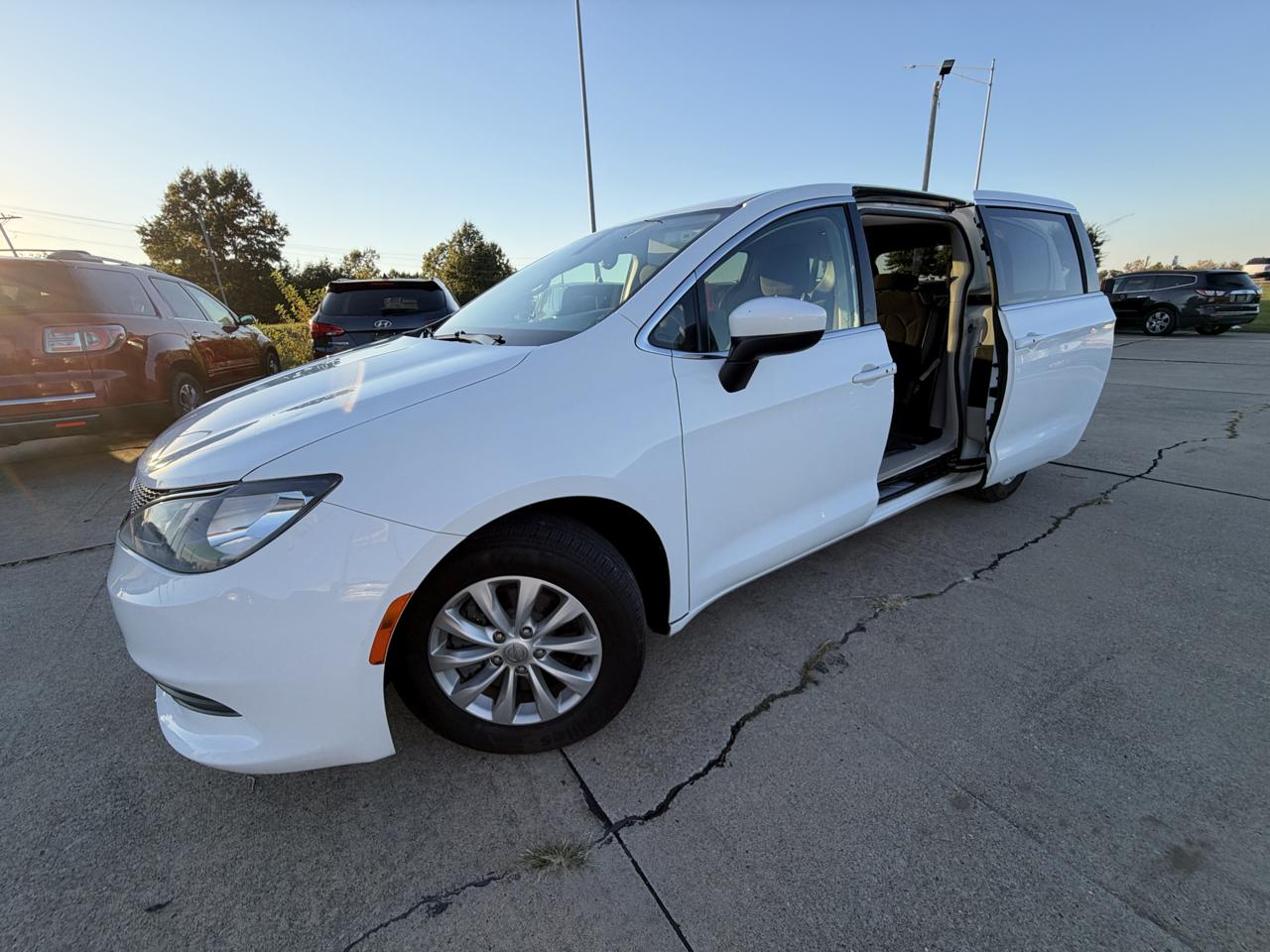 Chrysler Pacifica Touring 2017