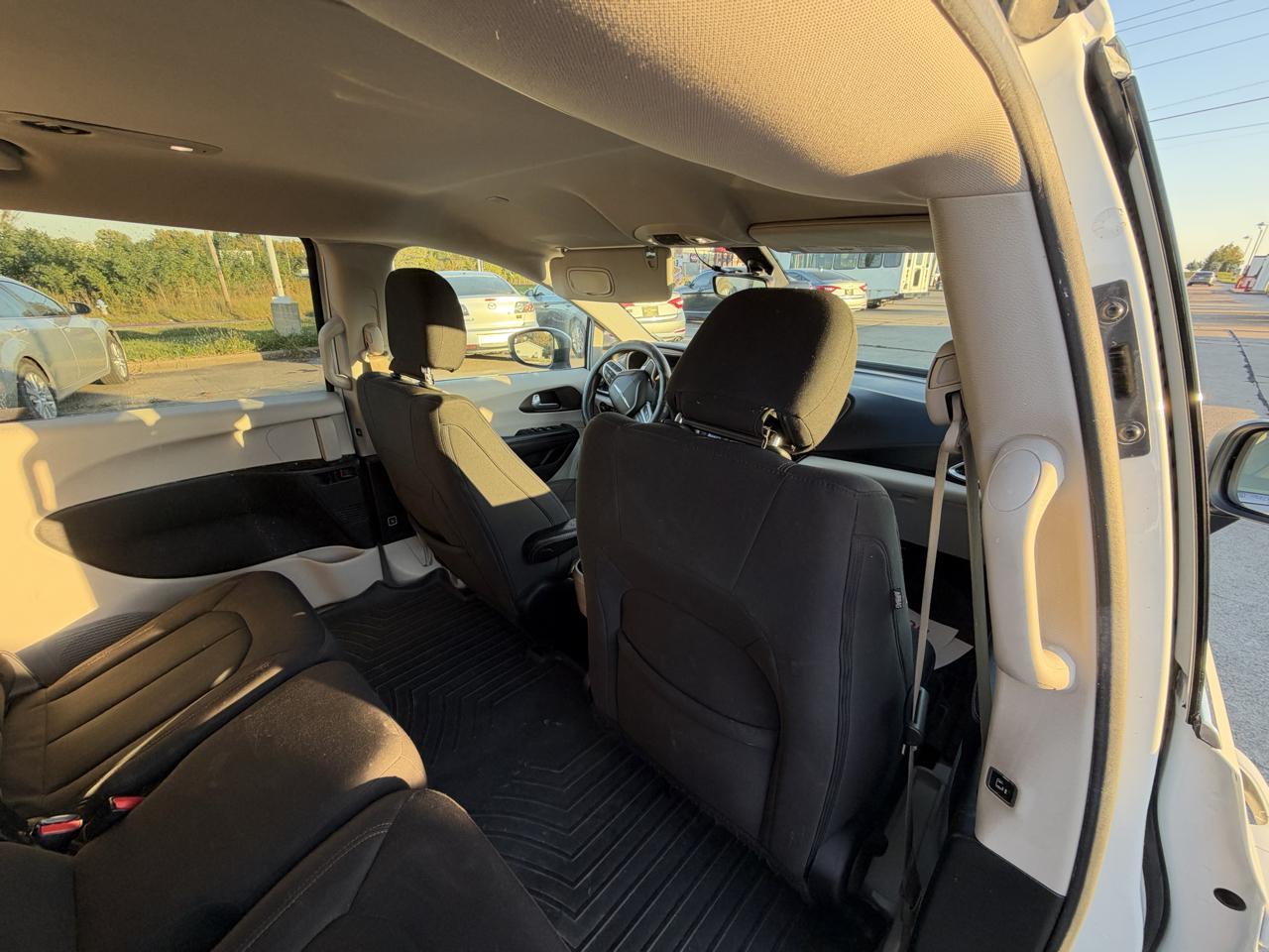 Chrysler Pacifica Touring 2017