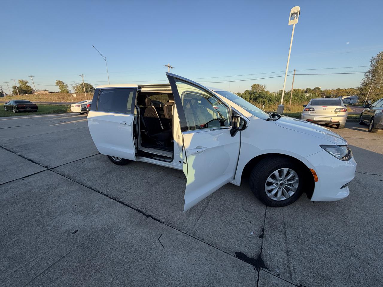 Chrysler Pacifica Touring 2017