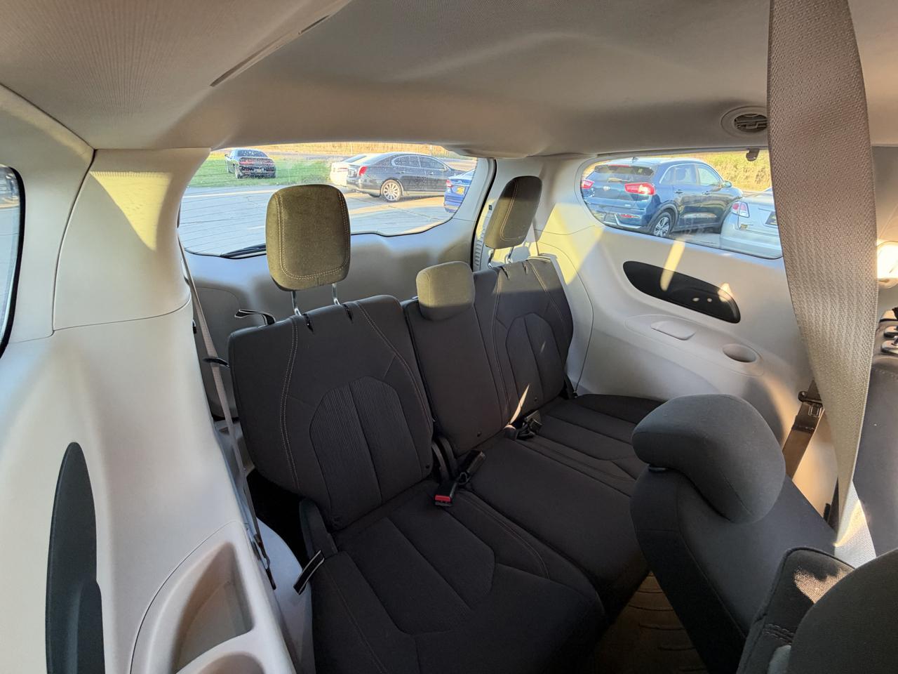 Chrysler Pacifica Touring 2017