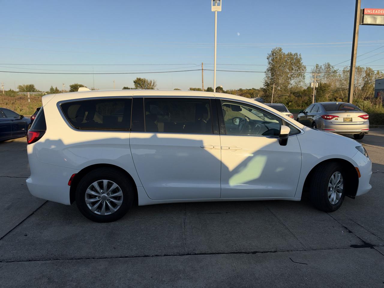Chrysler Pacifica Touring 2017