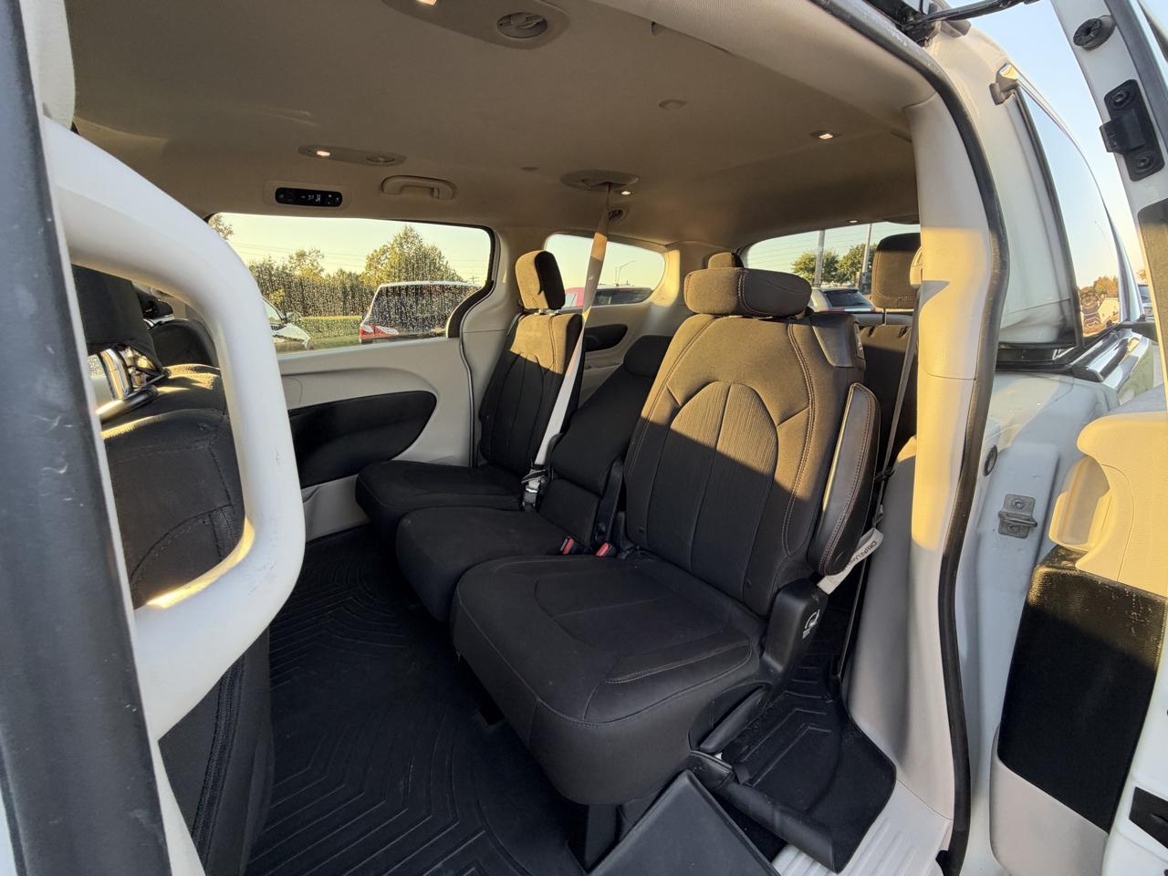 Chrysler Pacifica Touring 2017