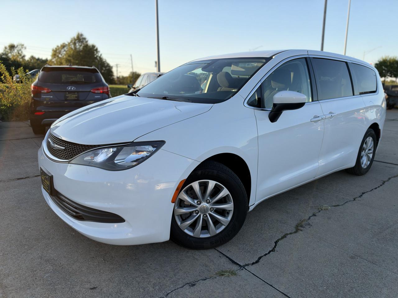 Chrysler Pacifica Touring 2017