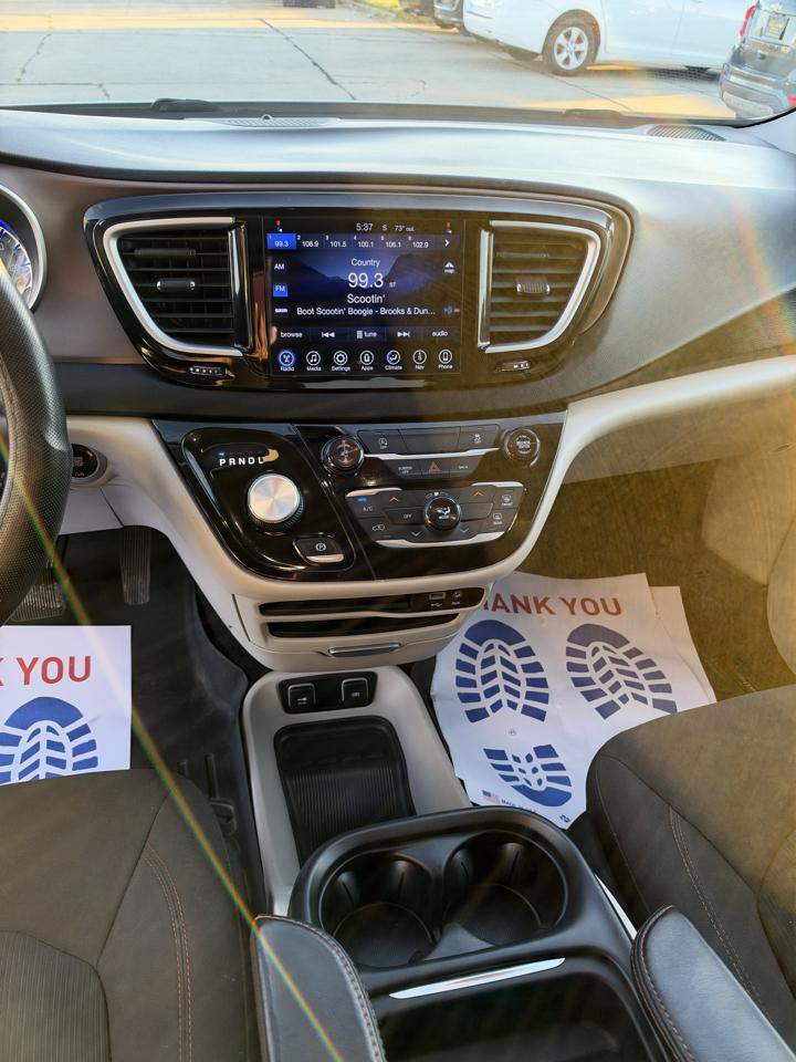 Chrysler Pacifica Touring 2017