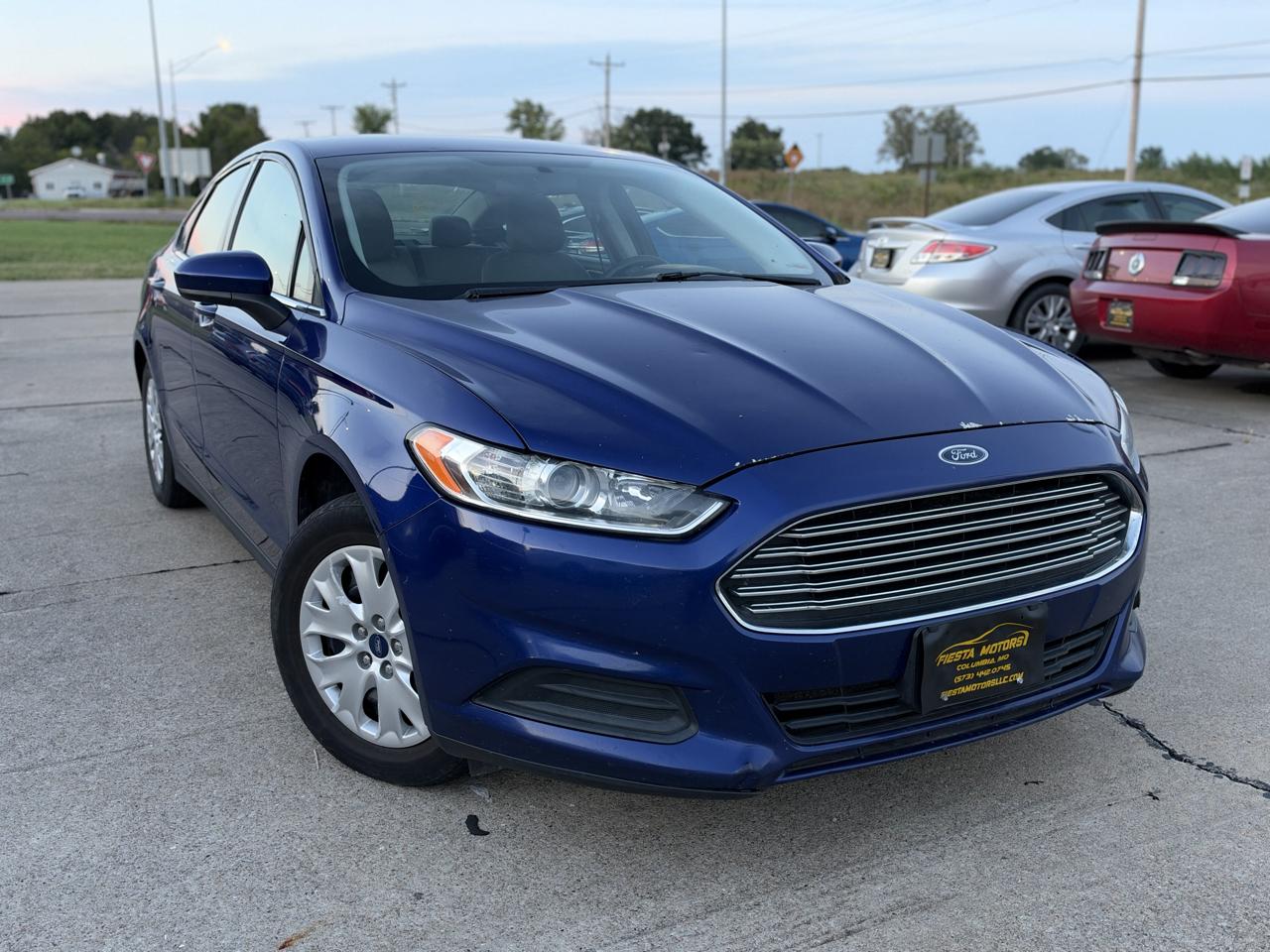 Ford Fusion S 2013