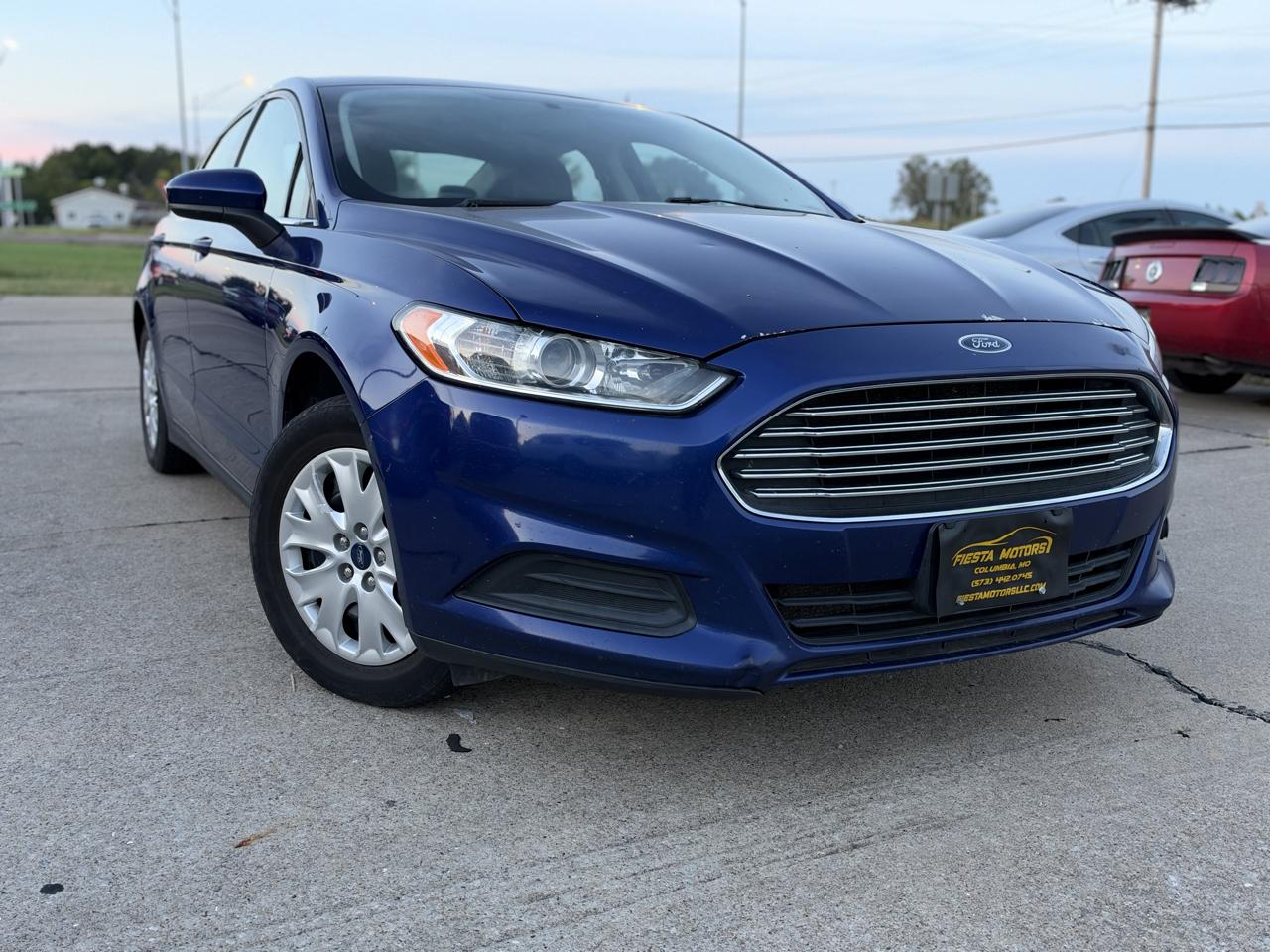 Ford Fusion S 2013