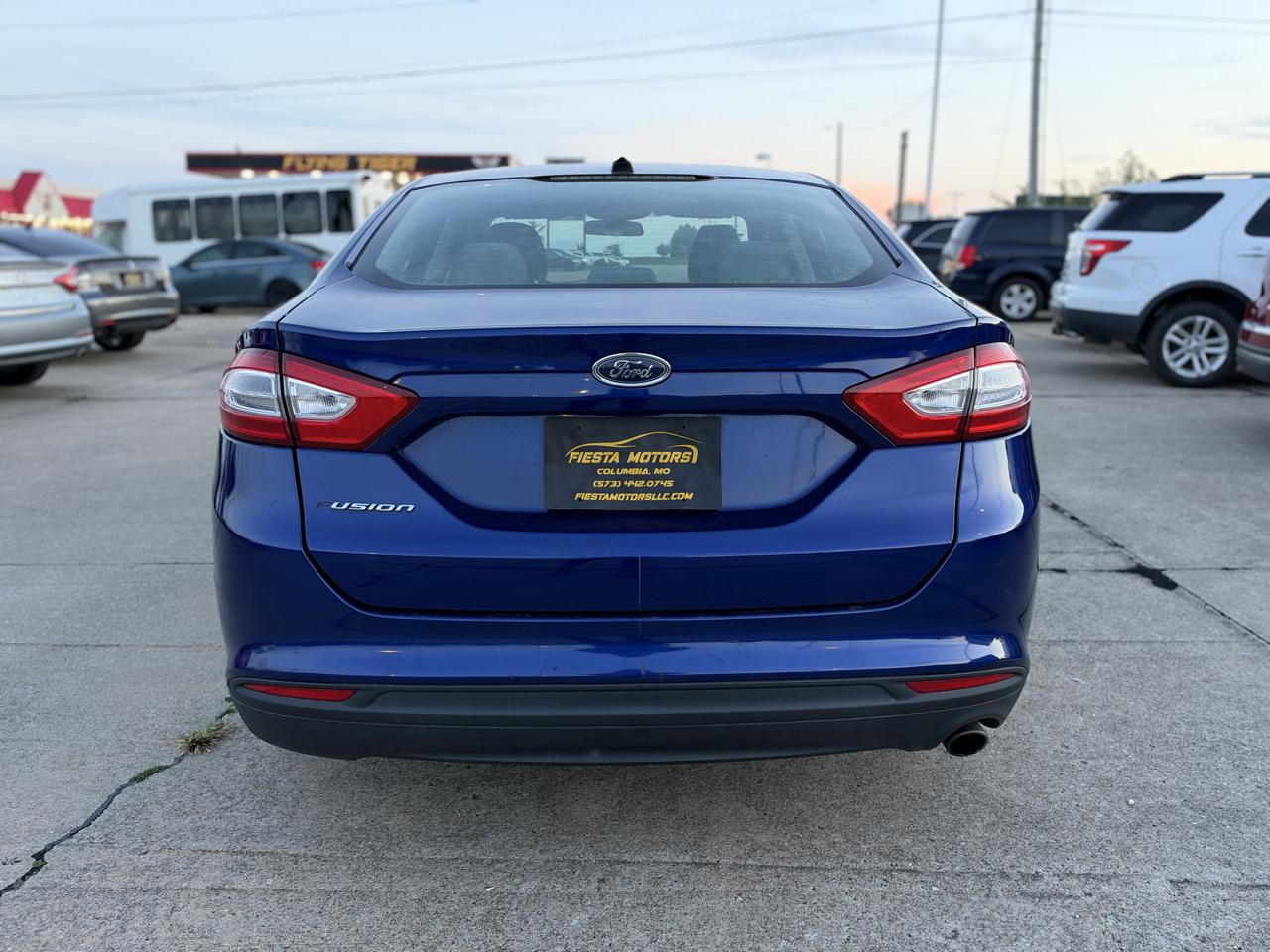 Ford Fusion S 2013