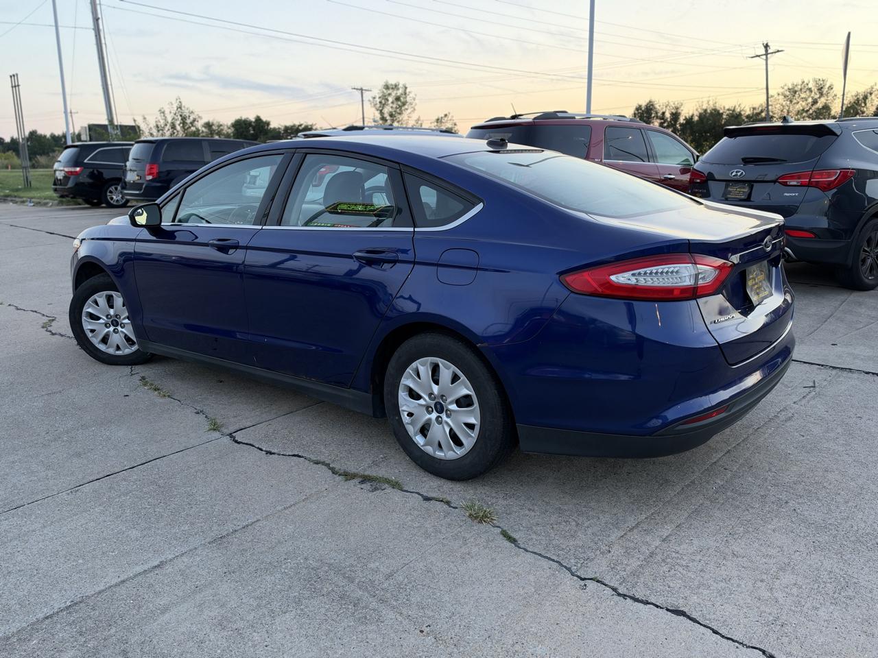 Ford Fusion S 2013