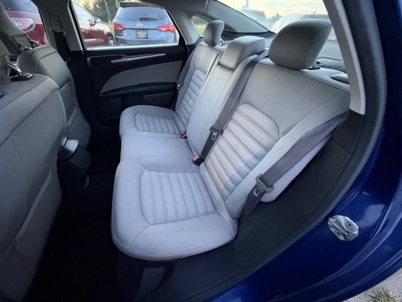 Ford Fusion S 2013