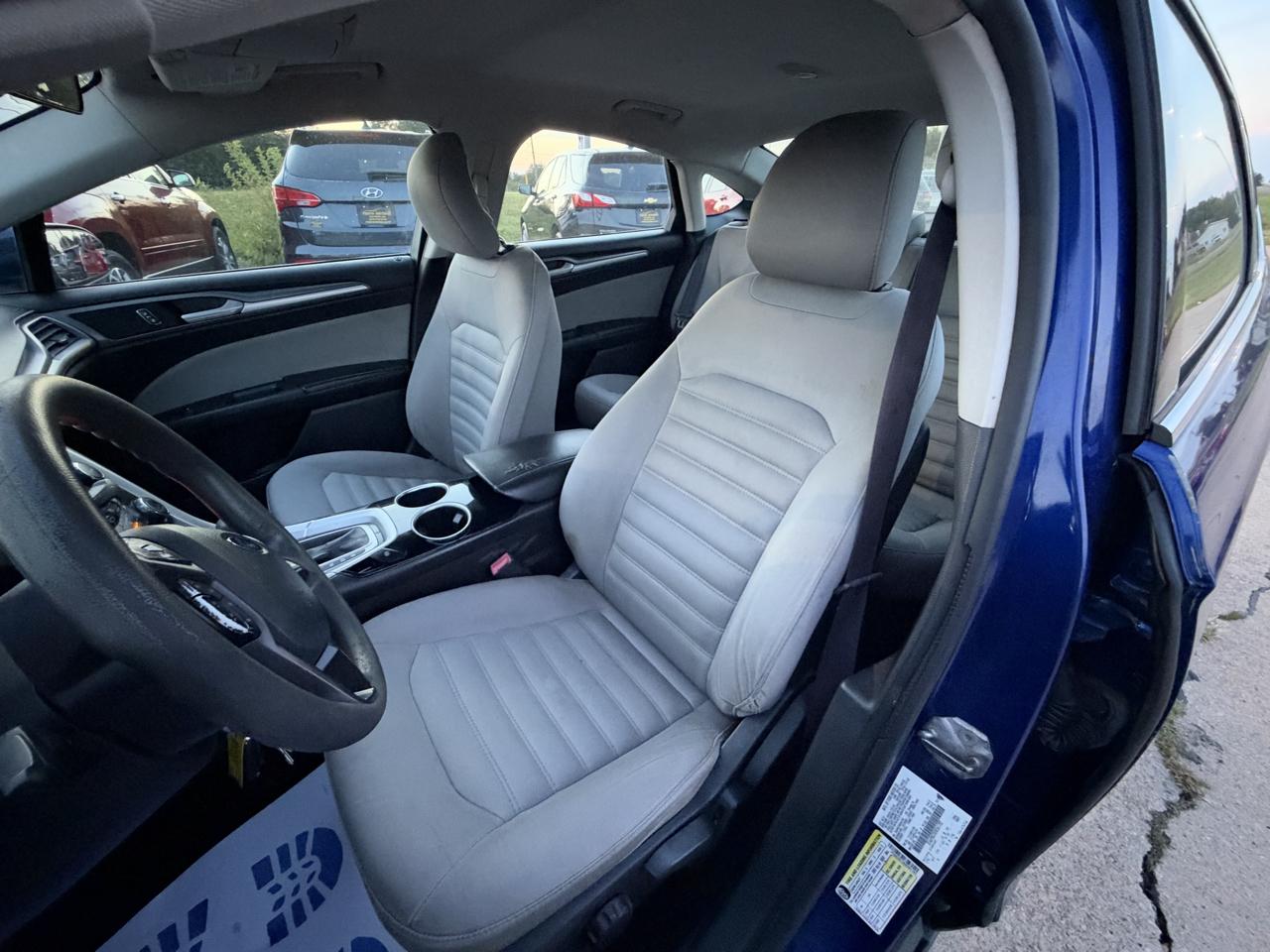 Ford Fusion S 2013