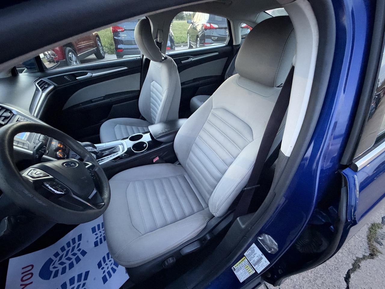 Ford Fusion S 2013