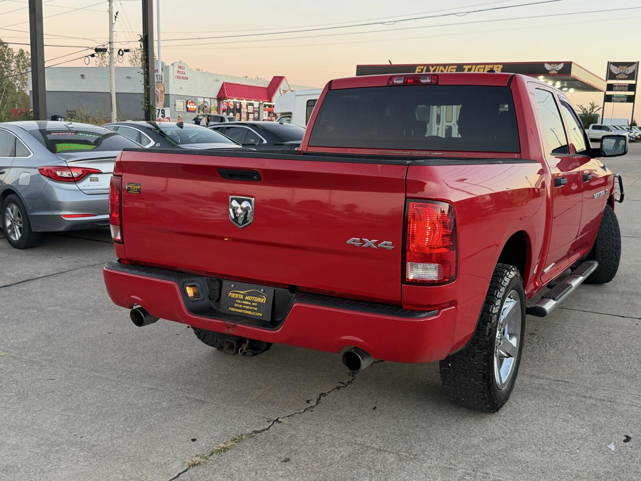 RAM 1500 ST Crew Cab 4WD 2012