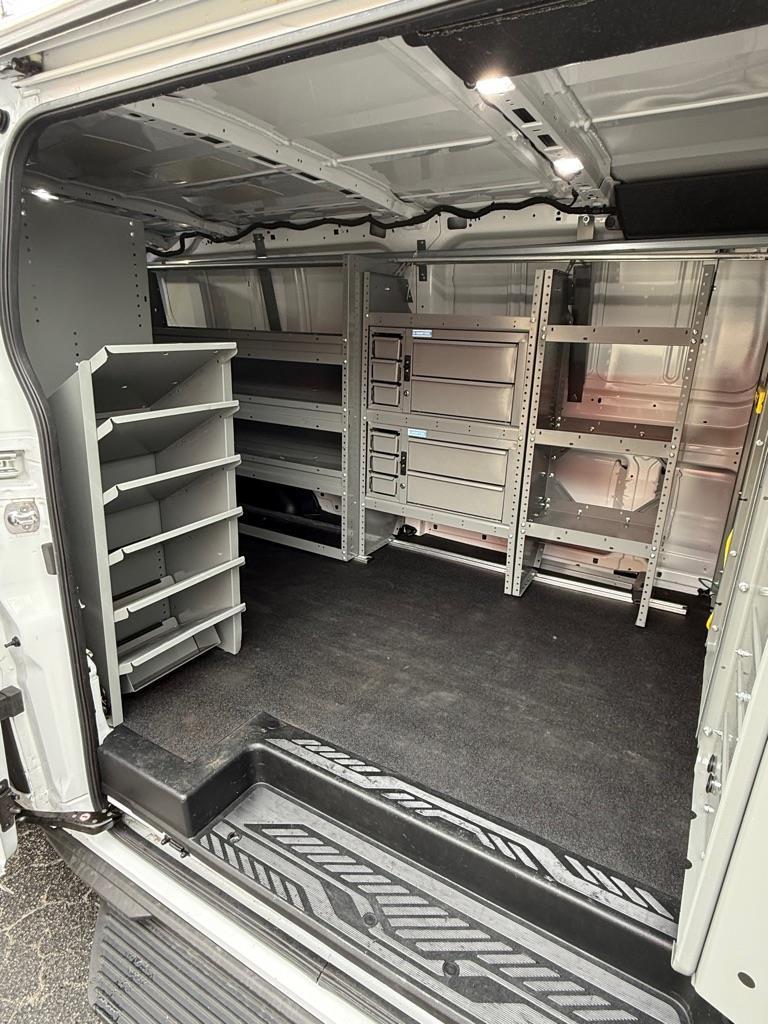 Ford Transit 150 Van Low Roof w/Sliding Pass. 130-in. WB 2020