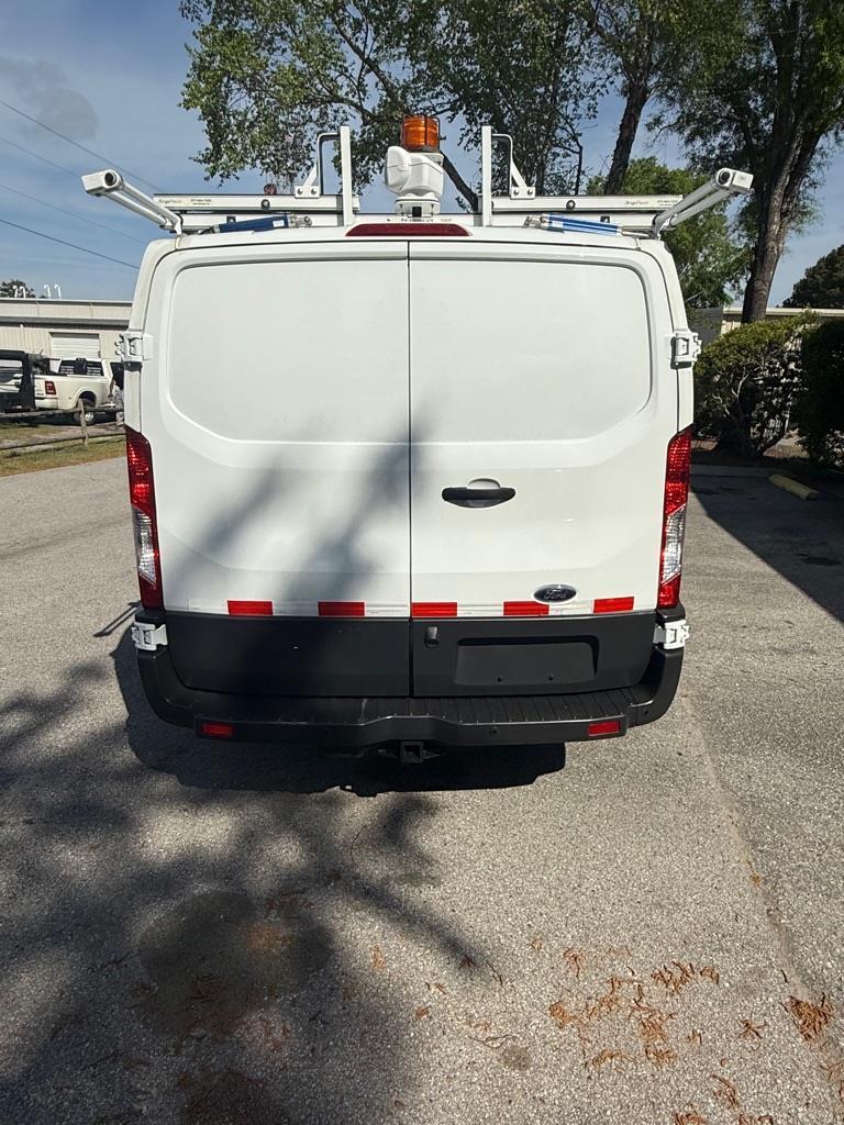 Ford Transit 250 Van Low Roof w/Sliding Pass. 130-in. WB 2017