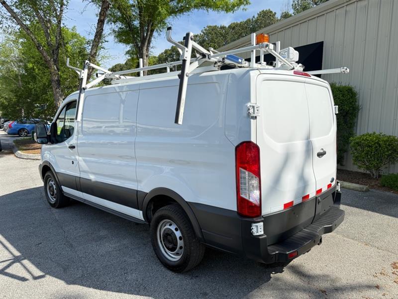 Ford Transit 250 Van Low Roof w/Sliding Pass. 130-in. WB 2017