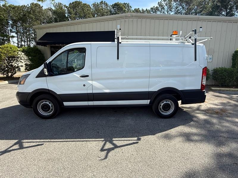 Ford Transit 250 Van Low Roof w/Sliding Pass. 130-in. WB 2017