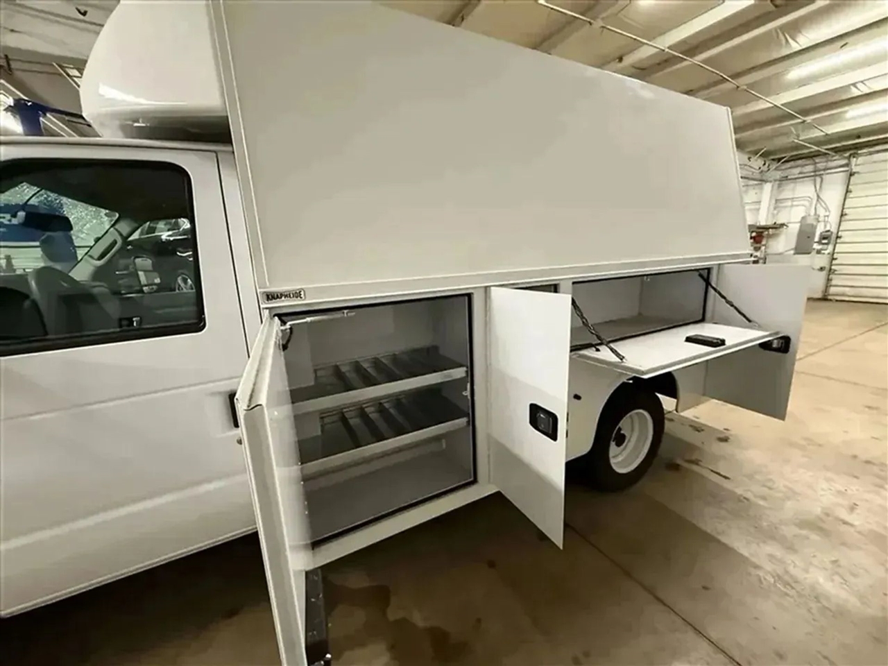 Ford Econoline E-350 Super Duty 2024