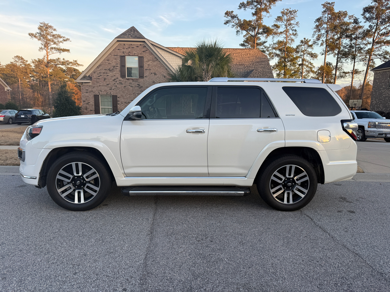 Toyota 4Runner SR5 2WD 2018