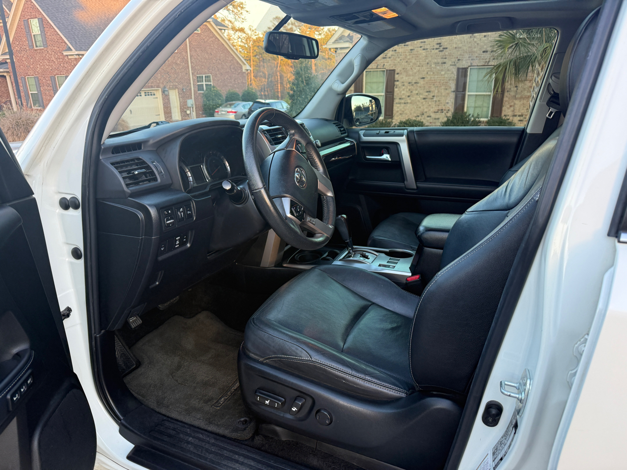 Toyota 4Runner SR5 2WD 2018