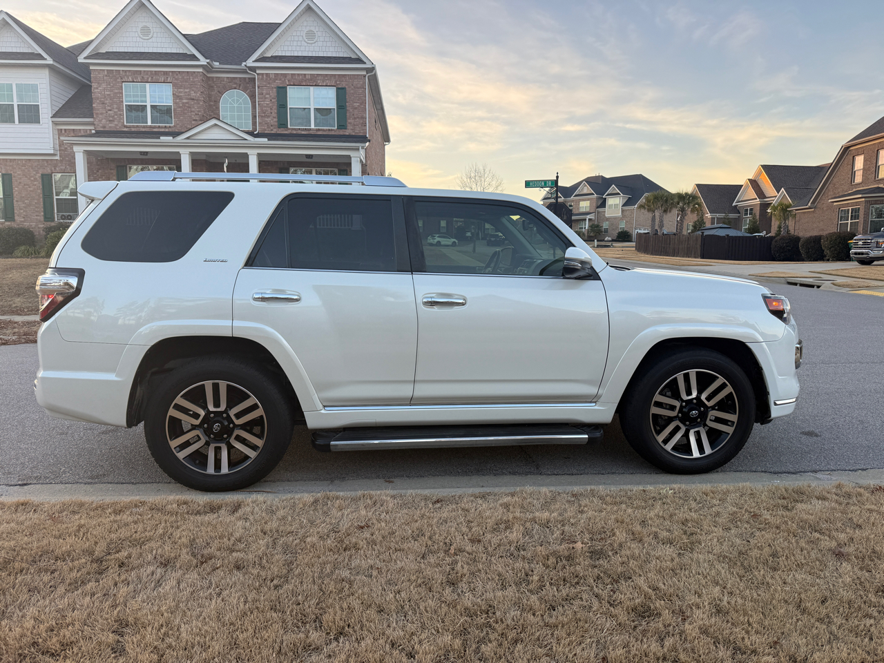 Toyota 4Runner SR5 2WD 2018