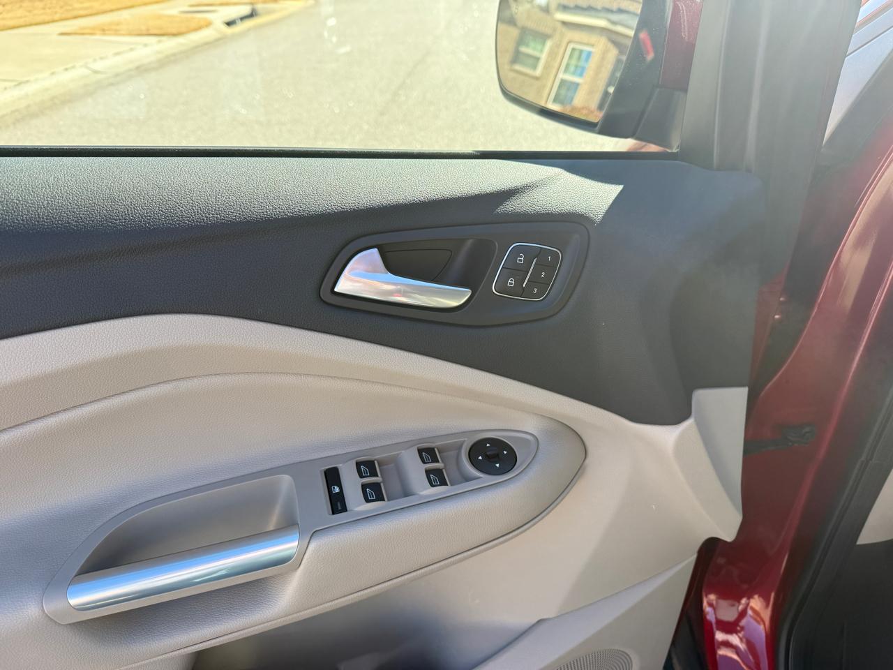 Ford Escape Titanium FWD 2017