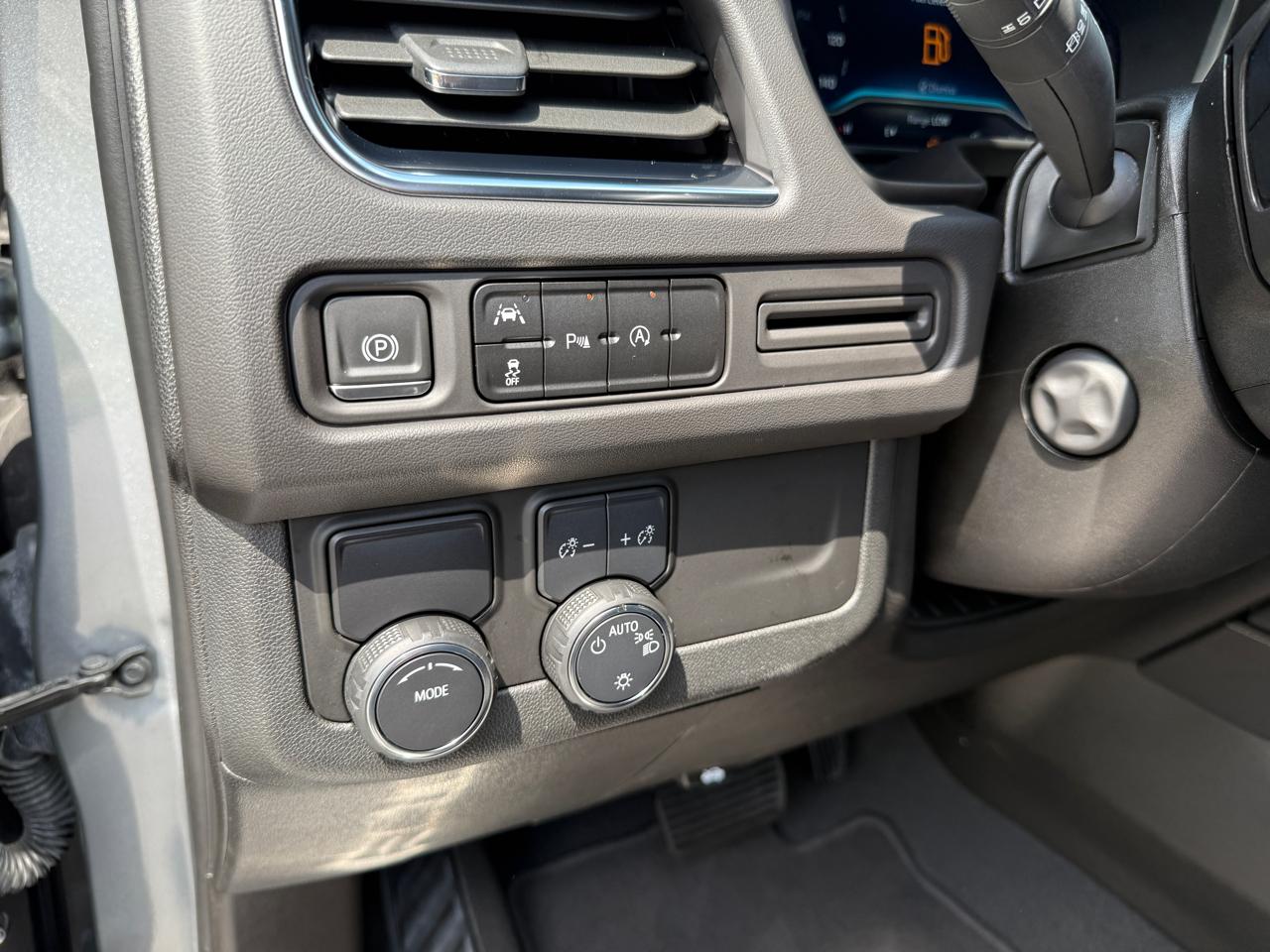 Chevrolet Suburban Premier 2023